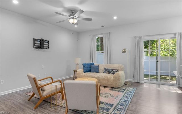 616 Revival LN, Virginia Beach, VA 23462