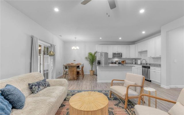 616 Revival LN, Virginia Beach, VA 23462