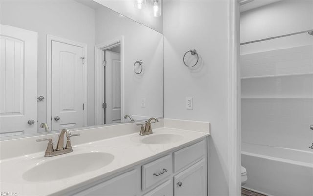 616 Revival LN, Virginia Beach, VA 23462