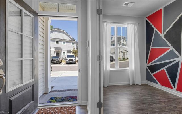 616 Revival LN, Virginia Beach, VA 23462