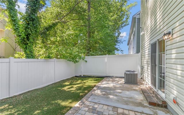 616 Revival LN, Virginia Beach, VA 23462