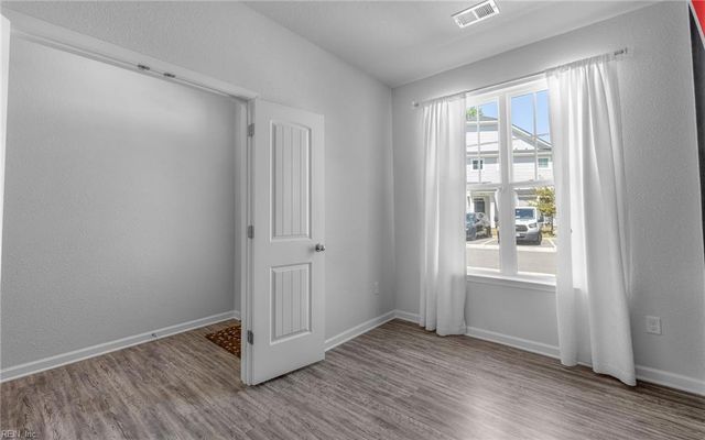 616 Revival LN, Virginia Beach, VA 23462