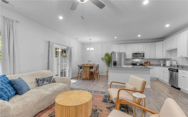 616 Revival LN, Virginia Beach, VA 23462