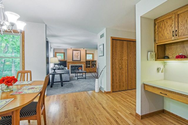 7126 New Washburn Way, Madison, WI 53719