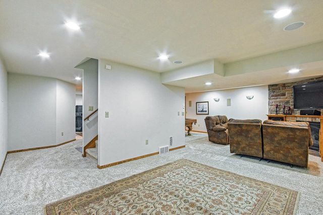 7126 New Washburn Way, Madison, WI 53719