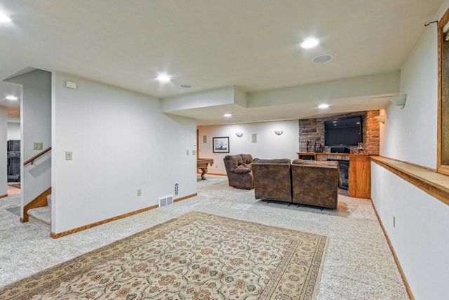 7126 New Washburn Way, Madison, WI 53719