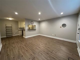 2250 Bering Drive 3, Houston, TX 77057