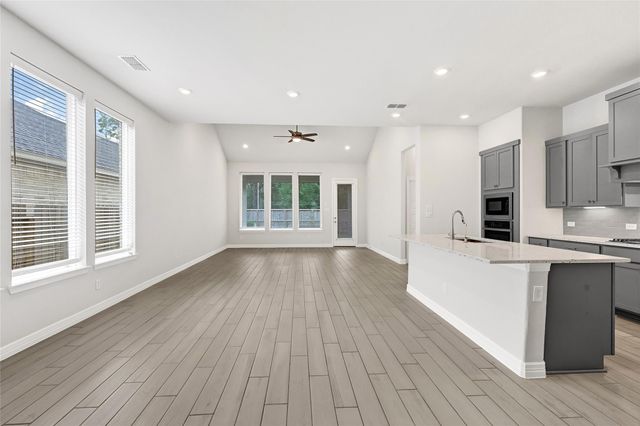 9319 Galloway Woods Trail, Tomball, TX 77375