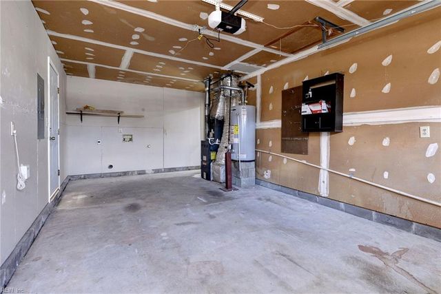 6 Whitecedar CT, Hampton, VA 23666