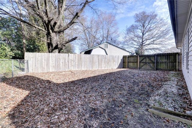 6 Whitecedar CT, Hampton, VA 23666