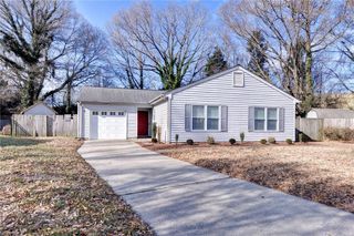6 Whitecedar CT, Hampton, VA 23666