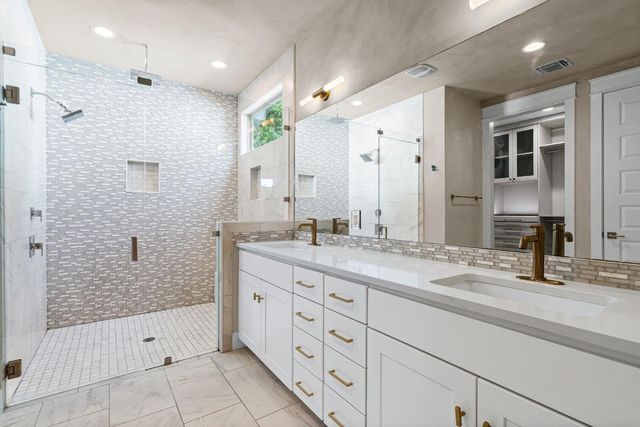 2906 Webberville RD 1, Austin, TX 78702