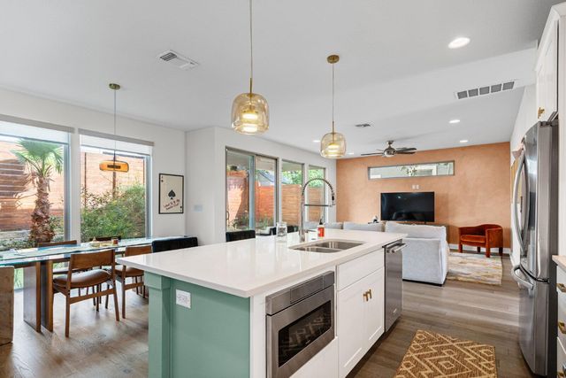 2906 Webberville RD 1, Austin, TX 78702