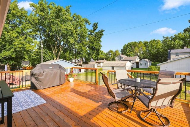 205 W Elm Street, Roberts, WI 54023