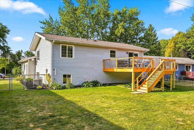 205 W Elm Street, Roberts, WI 54023