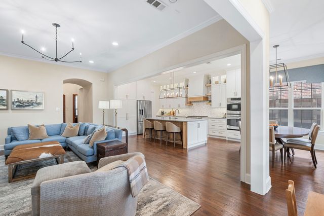 2220 Emerson Lane, Carrollton, TX 75010