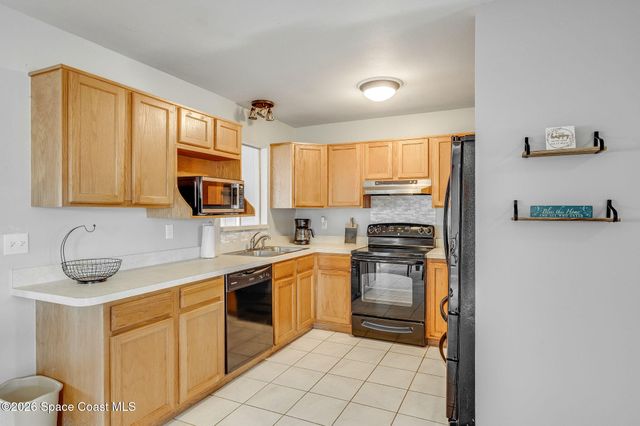 995 Eyerly Lane NE, Palm Bay, FL 32905