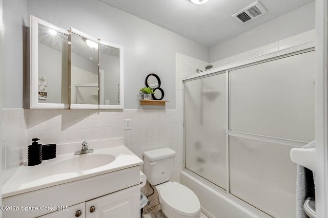 995 Eyerly Lane NE, Palm Bay, FL 32905