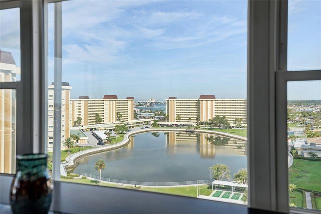 4550 COVE CIRCLE 1009, St Petersburg, FL 33708
