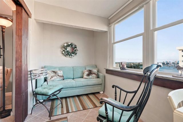 4550 COVE CIRCLE 1009, St Petersburg, FL 33708