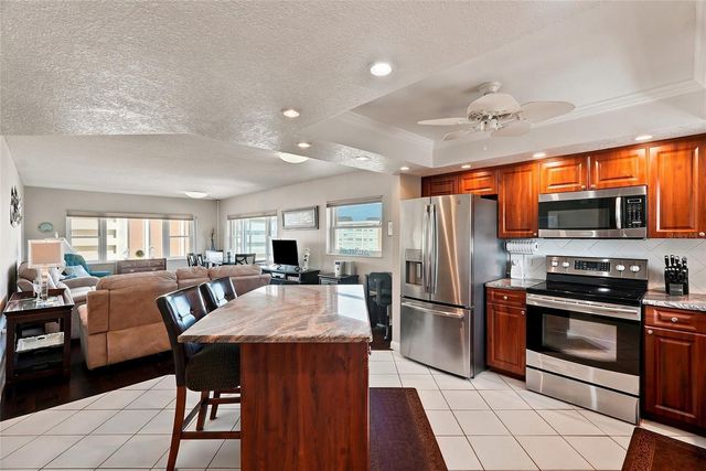 4550 COVE CIRCLE 1009, St Petersburg, FL 33708