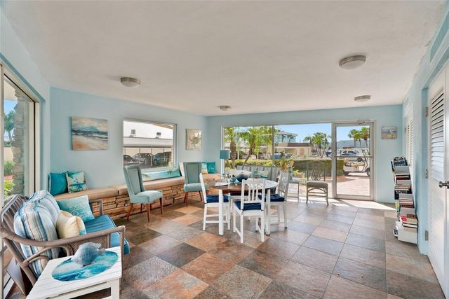 4550 COVE CIRCLE 1009, St Petersburg, FL 33708