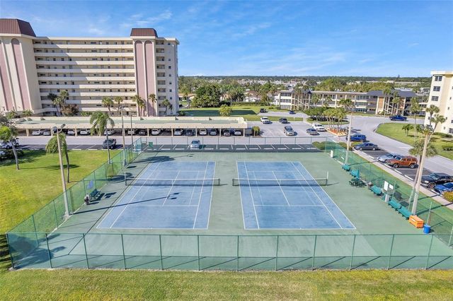 4550 COVE CIRCLE 1009, St Petersburg, FL 33708