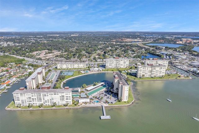 4550 COVE CIRCLE 1009, St Petersburg, FL 33708