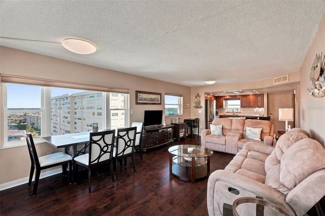 4550 COVE CIRCLE 1009, St Petersburg, FL 33708