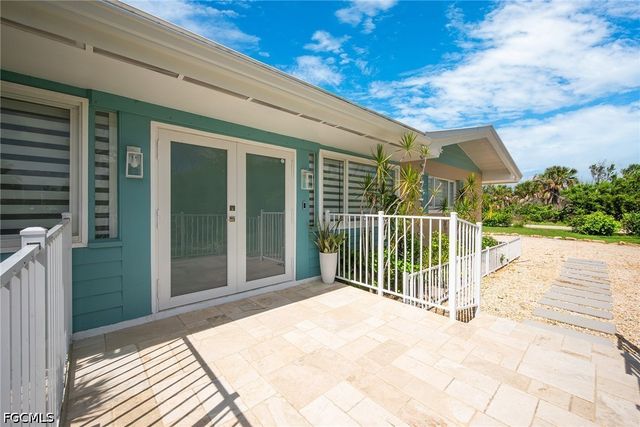 5885 Pine Tree DR, Sanibel, FL 33957
