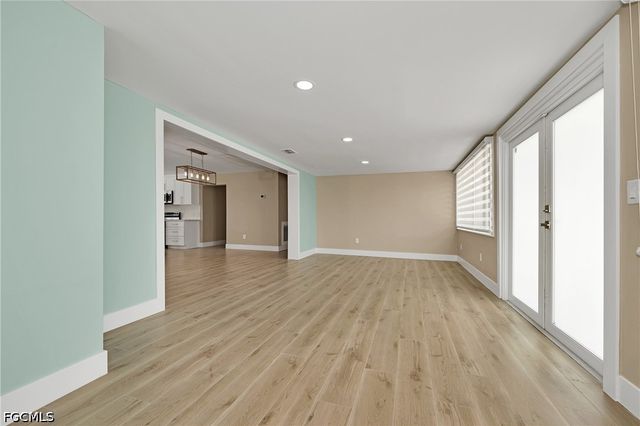 5885 Pine Tree DR, Sanibel, FL 33957