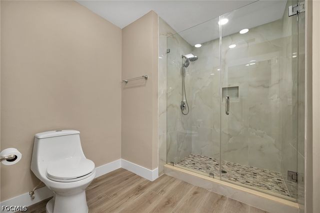 5885 Pine Tree DR, Sanibel, FL 33957