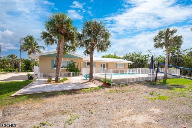 5885 Pine Tree DR, Sanibel, FL 33957