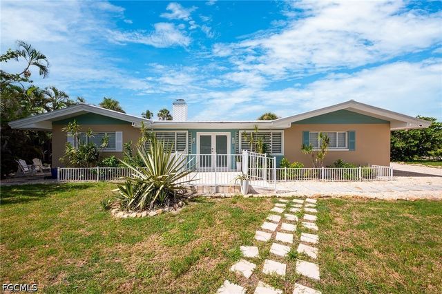 5885 Pine Tree DR, Sanibel, FL 33957