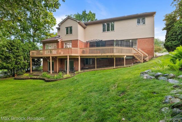 2295 Shore Hill Drive, West Bloomfield Charter Township, MI 48323
