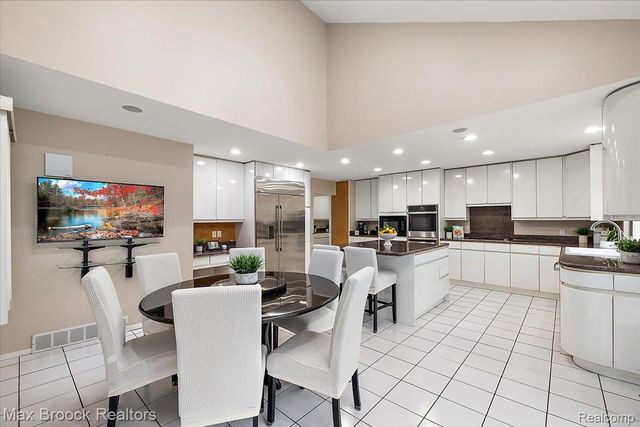 2295 Shore Hill Drive, West Bloomfield Charter Township, MI 48323