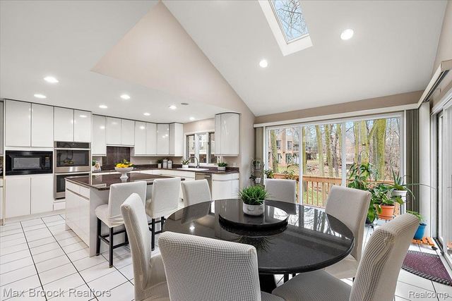 2295 Shore Hill Drive, West Bloomfield Charter Township, MI 48323