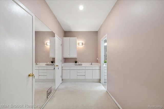 2295 Shore Hill Drive, West Bloomfield Charter Township, MI 48323