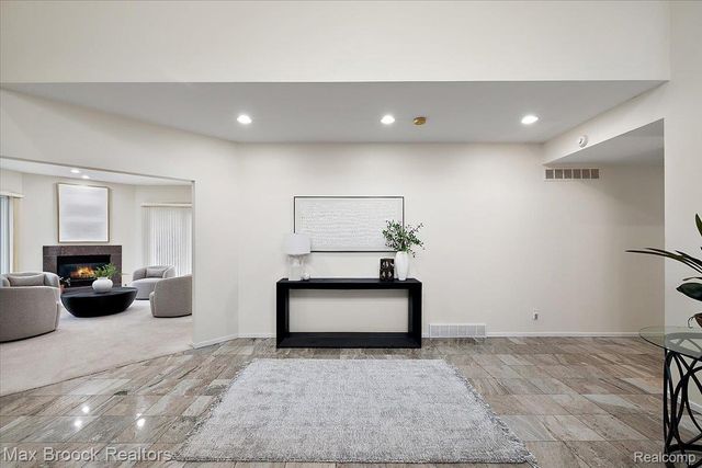 2295 Shore Hill Drive, West Bloomfield Charter Township, MI 48323