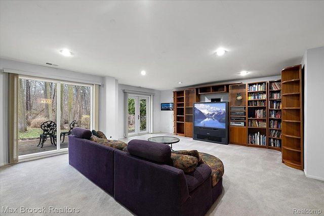 2295 Shore Hill Drive, West Bloomfield Charter Township, MI 48323