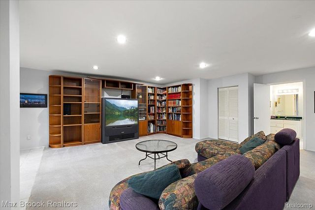 2295 Shore Hill Drive, West Bloomfield Charter Township, MI 48323