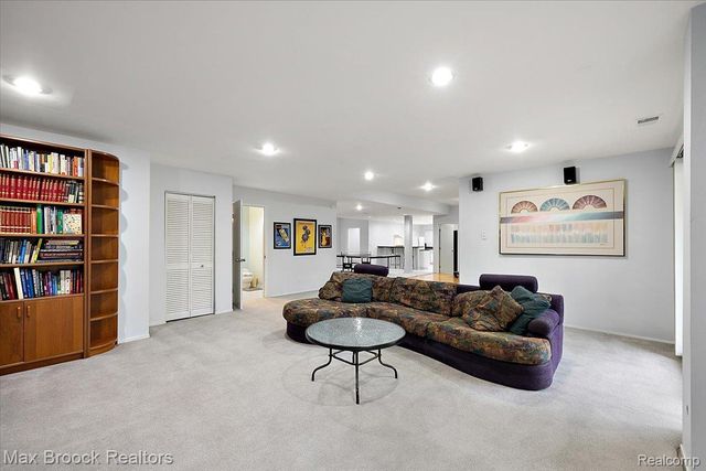 2295 Shore Hill Drive, West Bloomfield Charter Township, MI 48323