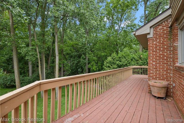 2295 Shore Hill Drive, West Bloomfield Charter Township, MI 48323