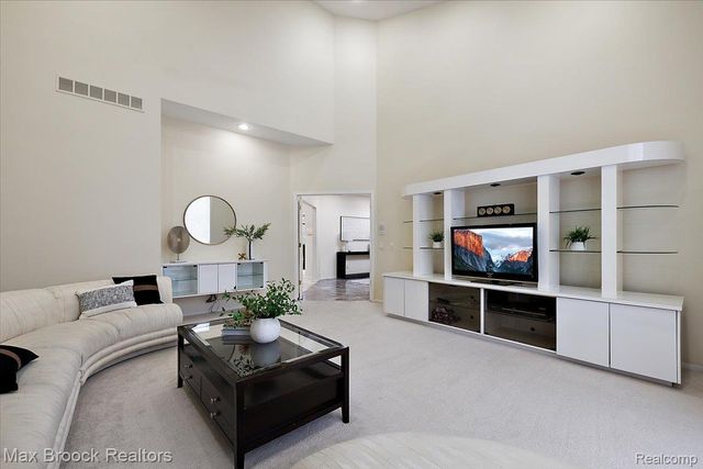 2295 Shore Hill Drive, West Bloomfield Charter Township, MI 48323