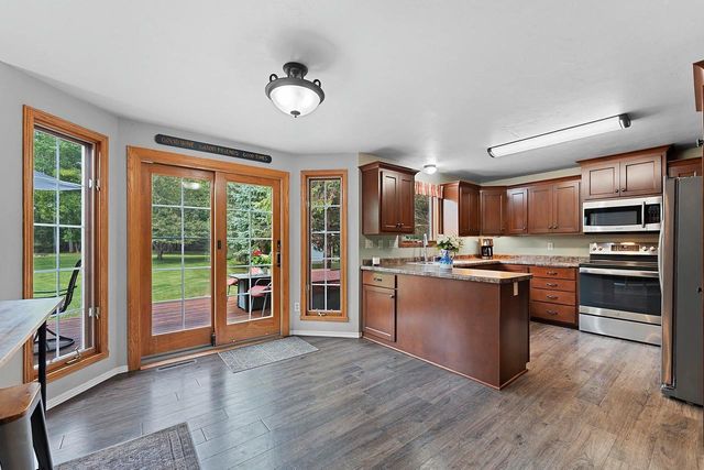 2906 SUNRAY LANE, Green Bay, WI 54313