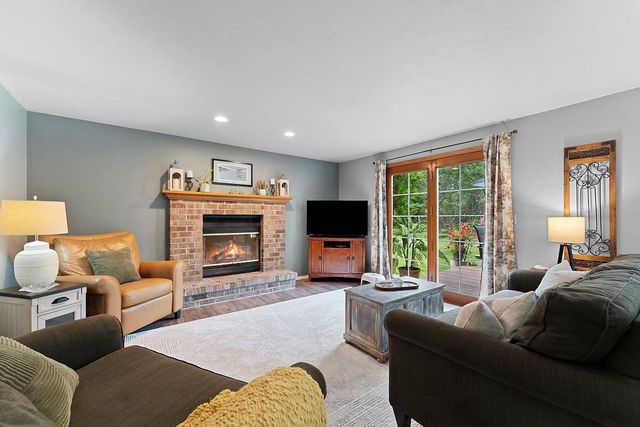2906 SUNRAY LANE, Green Bay, WI 54313