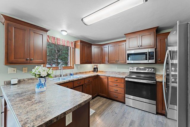 2906 SUNRAY LANE, Green Bay, WI 54313