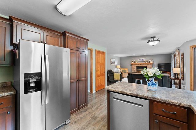 2906 SUNRAY LANE, Green Bay, WI 54313