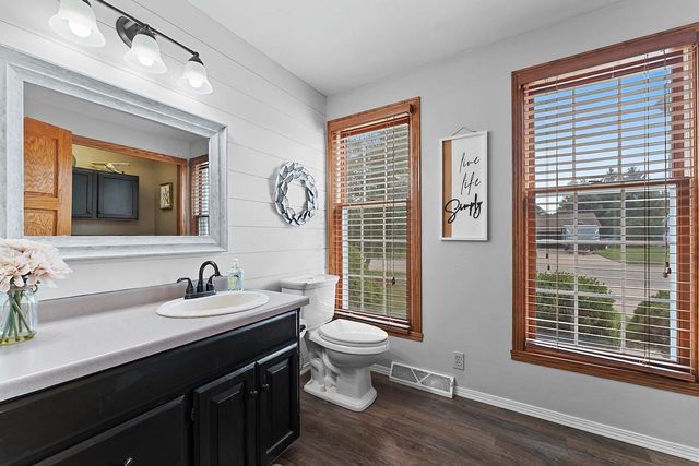 2906 SUNRAY LANE, Green Bay, WI 54313
