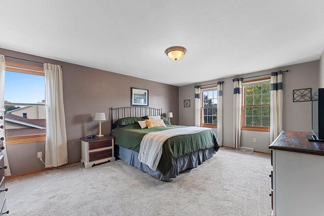 2906 SUNRAY LANE, Green Bay, WI 54313
